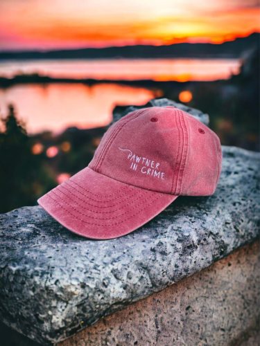 pawtner in crime sapka - vintage red 